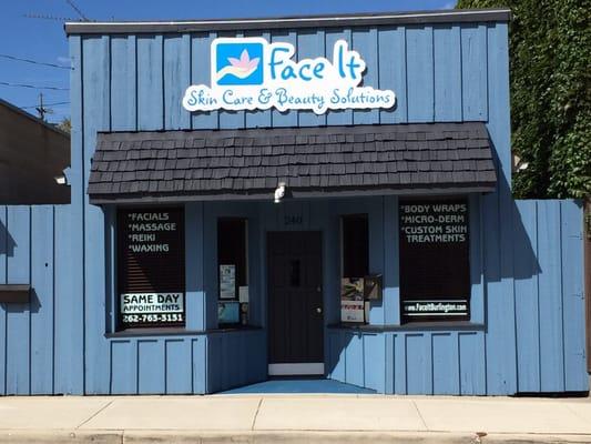 Front of the Face It Facial Massage and Reiki in historic downtown Burlington.