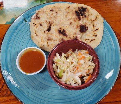 Pupusas frijol con Queso