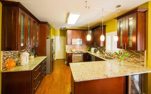 Cabinet Maker - kitchen cabinets - kitchen showroom - bathroom showroom - cabinetry