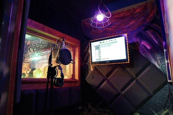 Recording booth