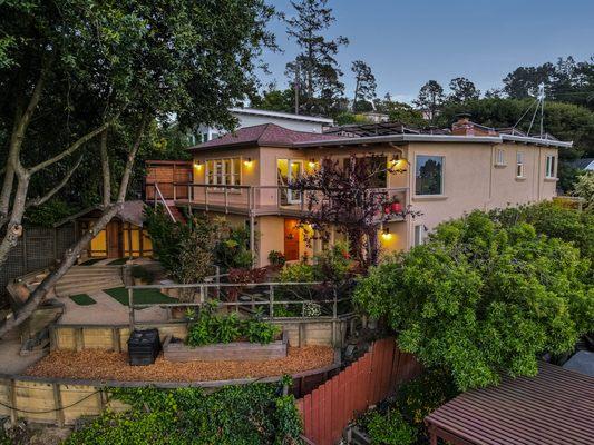 Zen retreat in Oaklands Highlands! Sold for 47% over asking price