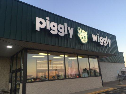 Wayne's Piggly Wiggly