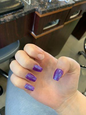 acrylic nails that fell off within 2 days.