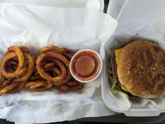 Cheeseburger combo (comes with drink)