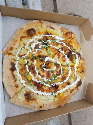 Loaded baked potato pizza