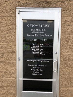 Mills Brett Optometrist