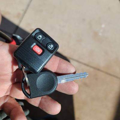 #Rapidcarkeys  #mobileservices #carkeyslocksmith #locksmithnearme #autolocksmith  #westpalmbeach #downtownwestpalm