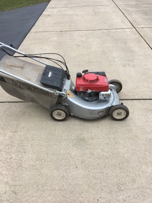 Used Honda self propelled mower fresh oil new spark plug and air filter blade has been sharpened asking 130.00 or best offer