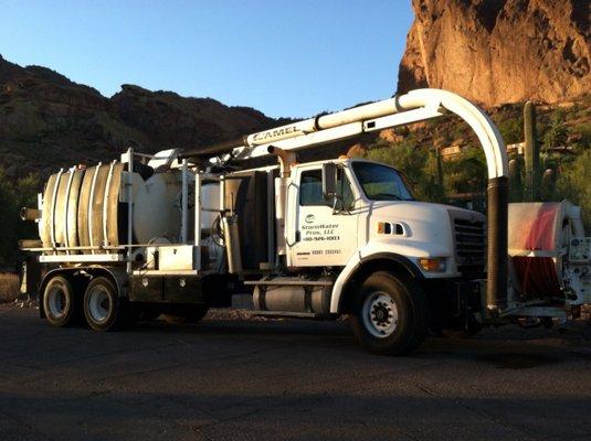 Hydrovac truck for storm drain structures such as drywells, catch basins, headwalls, etc.