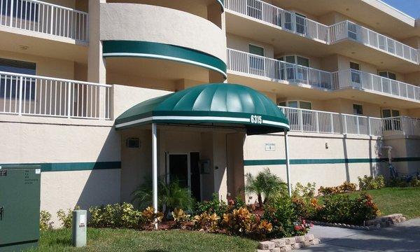 Dome Entrance Awning (Forest Green)