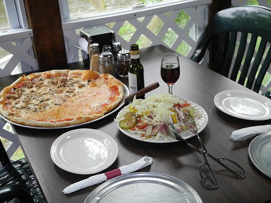 Pizzeria Restaurant serving authentic Italian food