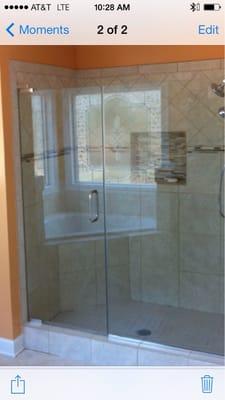 Frameless shower