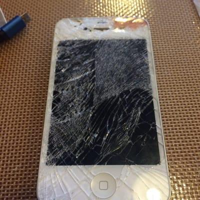 Broken iPhone 4S