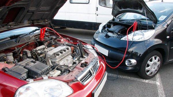 Automobile Jumpstarts Battery Cables