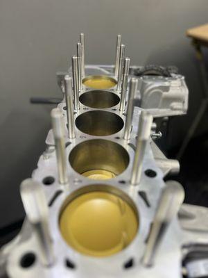 JE Ultra Series Pistons w/ Boostline Connecting Rods and ARP Headstuds assembled in a DAZA block for an RS3.