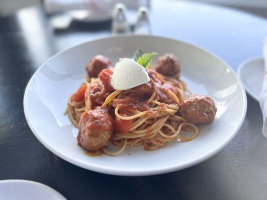 Spaghetti meatballs