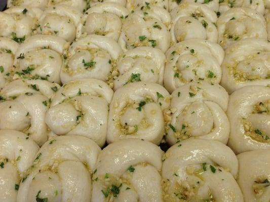 Fresh garlic knots