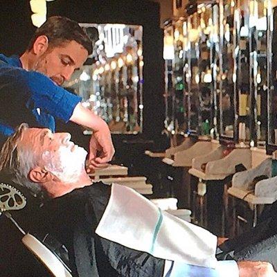 Van shaving Robert DeNiro