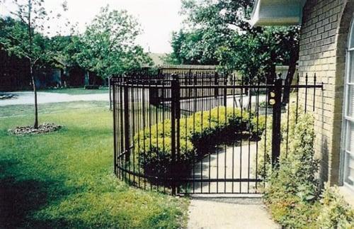 S & P Gates & Fences DBA Bob Davis Fences