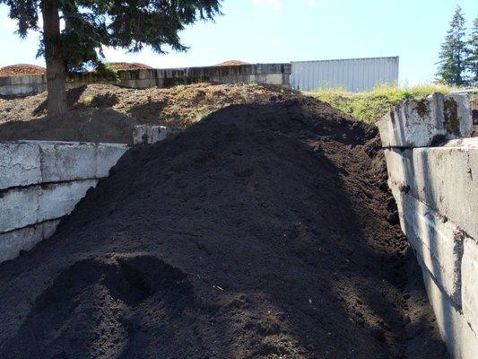 Fine-screened compost