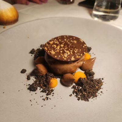 Chocolate dessert