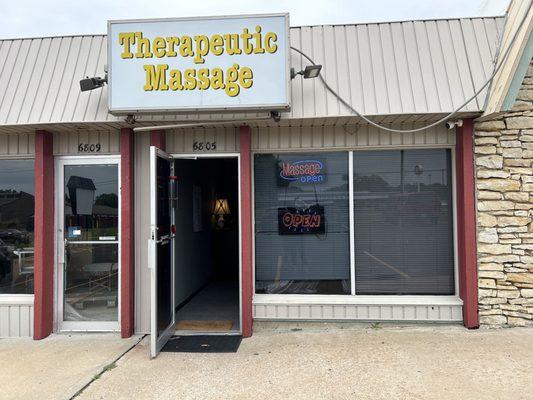 Therapeutic Massage
6805 N Oak Trafficway

Gladstone, MO 64118