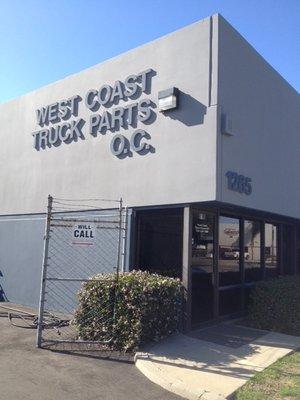 Residential & Commercial Truck Repairs, Flywheel Resurfacing, Transmission & Differential - West Coast Truck Parts OC, Anaheim