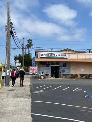 University Heights Coin Laundry