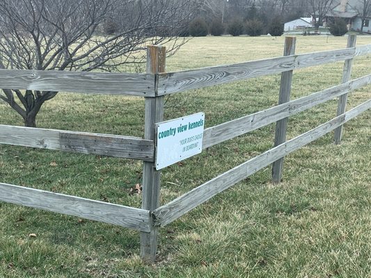 Sign/view from Country View Road prior to turning into the drive way