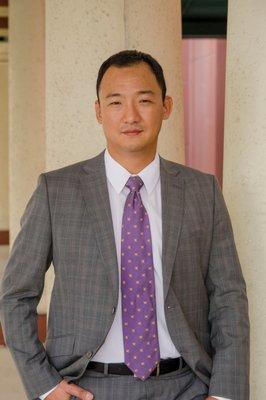 Dr Robert J Yu