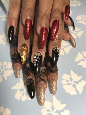 Phenomenal nails for senior year prom