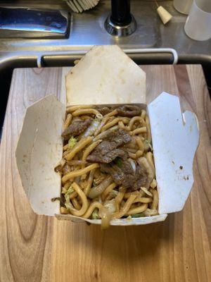 Pint if beef lo mein