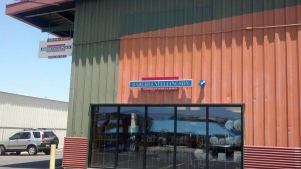 Front Entry for Kona Bargreen Ellingson Store. Next door to Kona Brewing.