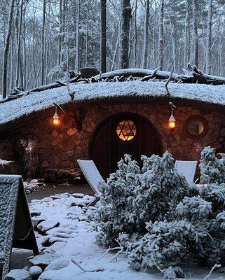 Hobbit house June farm... wonderful overnight stay... everything was perfect and peaceful!! Thank you for a great stay...