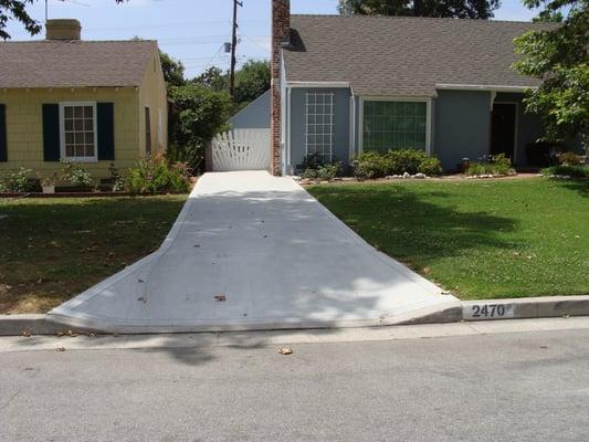 Standard driveway in Pasadena