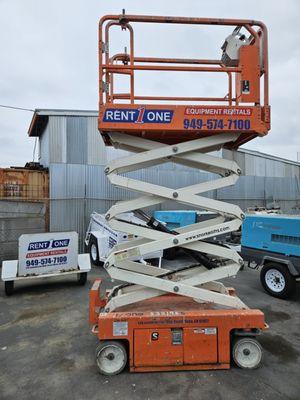 ELECTRIC SCISSOR LIFT, Max. platform height 19 FT