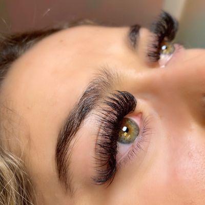 Volume Doll-Eye Lash Extensions