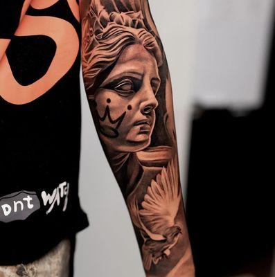 Black and grey portrait, done by Mattia