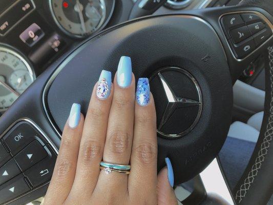 Feeling like Cinderella with these powder blue nails! What's a princess without glitter and rhinestones?!