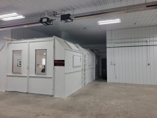 Downdraft paint booth