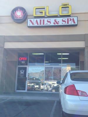 Glo Nails & Spa