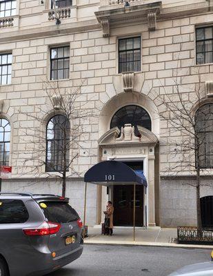 The Grand facade of the Union Club of the New York in the Upper Eastside  ! :)