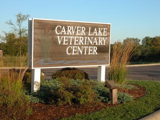 Located next to federally protected wetlands, Carver Lake offers both you and your pets a comfortable place for veterinary care.