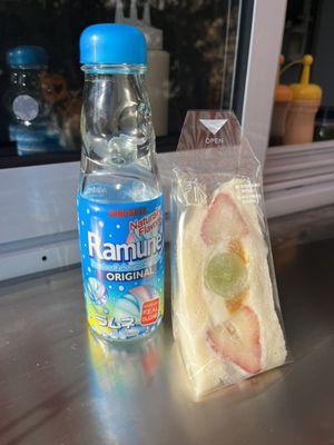 Ramune & Fruits Sandwich