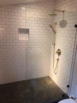 Walk in showers are our speciality! We know the best products that will make your bathroom shine!