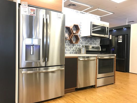 Great kitchen vignettes from the top major appliance brands!