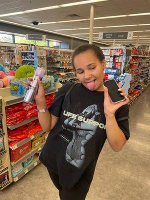 My baby Emmma got her new Ariana Grande Thank You Next 2.0 perfume she was excited about!