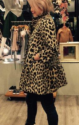 Min-k Leopard swing coat