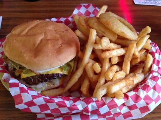 Green chile cheeseburger