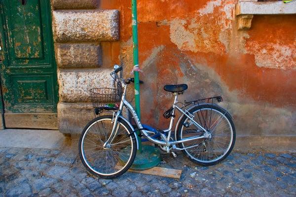 FLORENCE ARTSY WALL AND BICYCLE